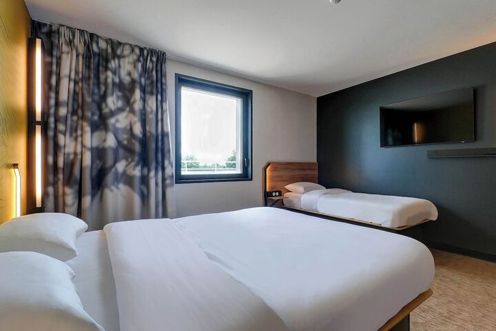 Room 18 of 44