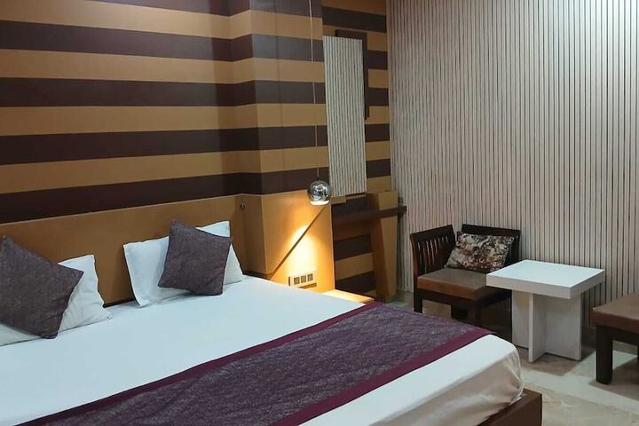 Room 7 of 14