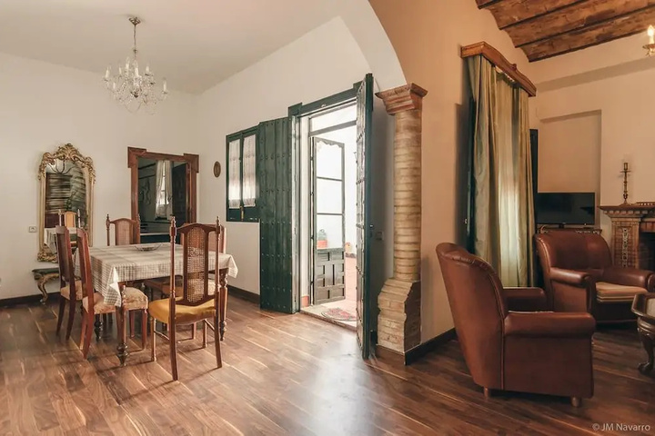 Room 4 of 20