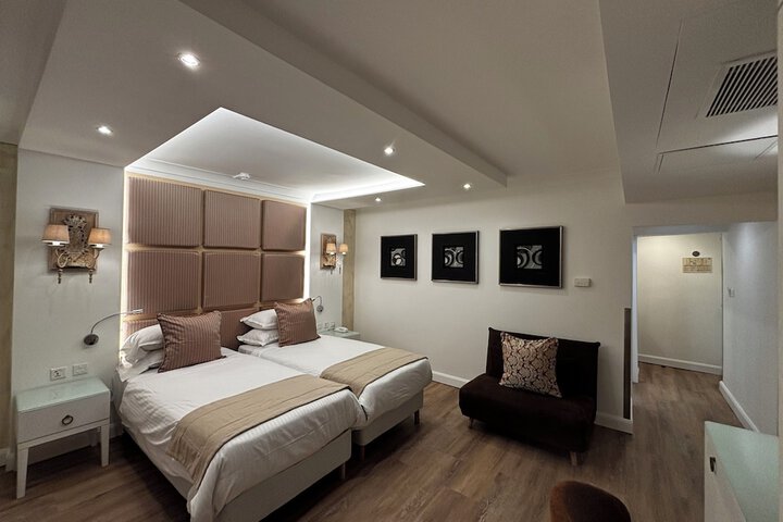 Room 46 of 155
