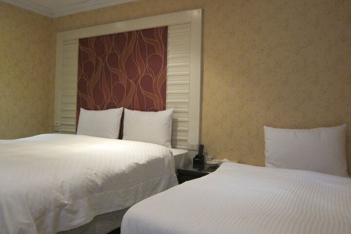 Room 19 of 39