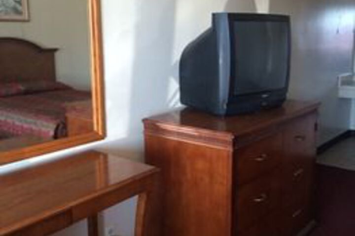 Room 8 of 14