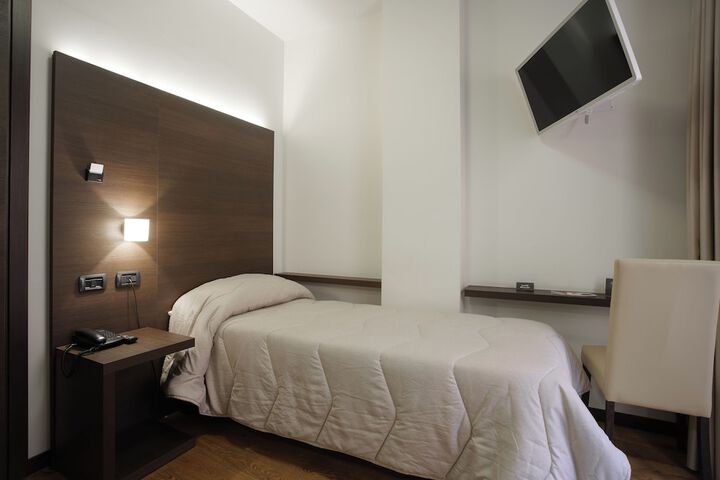 Room 34 of 79