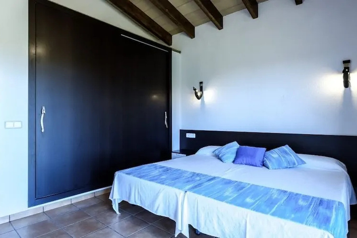 Room 3 of 11