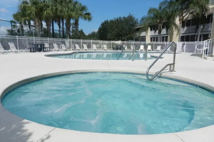 Pool 13 of 21