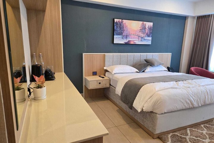 Room 12 of 87
