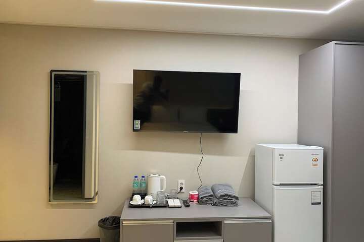 Room 7 of 60