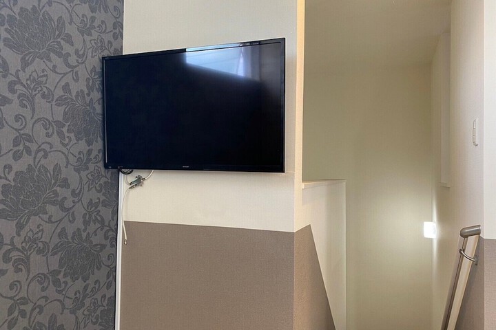 Room 25 of 143