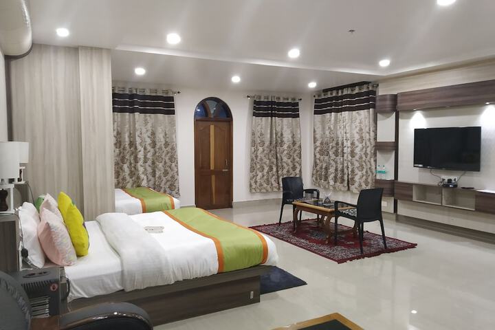 Room 14 of 104