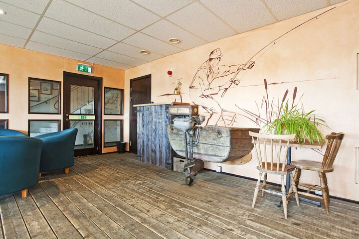 Guest Lobby