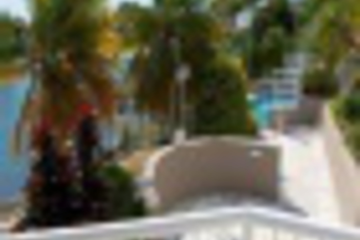 Hotel Exterior 15 of 190