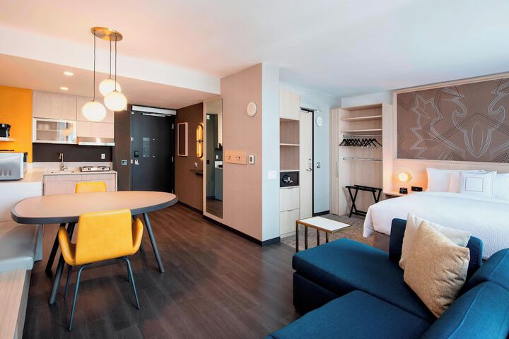 Room 12 of 60