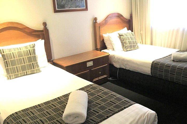 Room 17 of 38