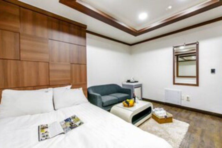 Room 31 of 37