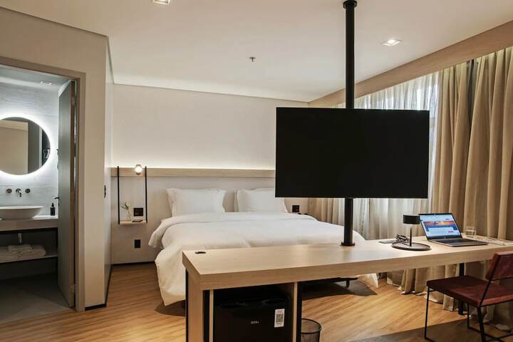 Room 16 of 45
