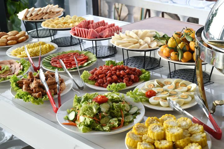 Dining 54 of 64