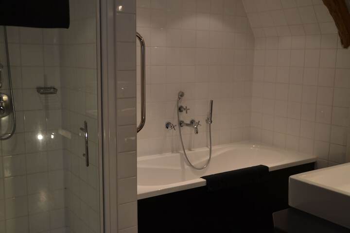Room 76 of 115