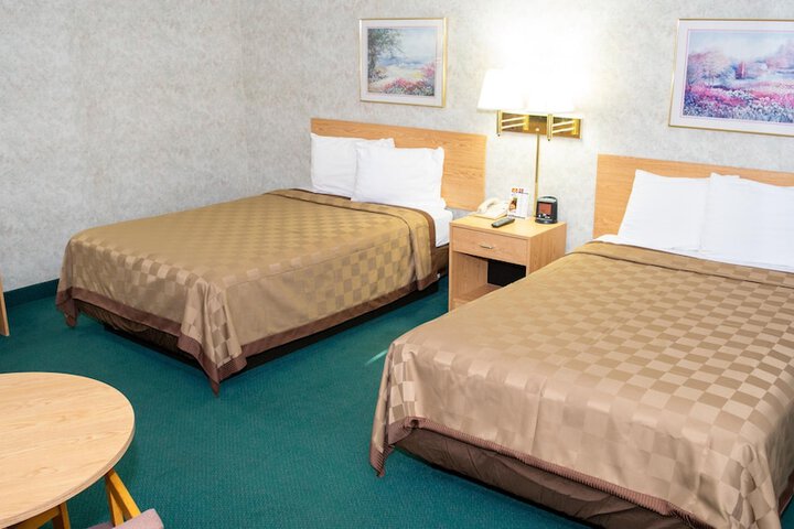 Room 6 of 10