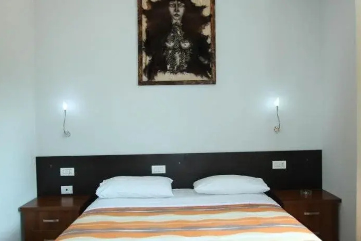 Room 3 of 13