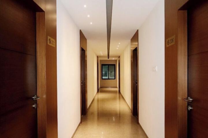 Ballroom/Hall 13 of 17