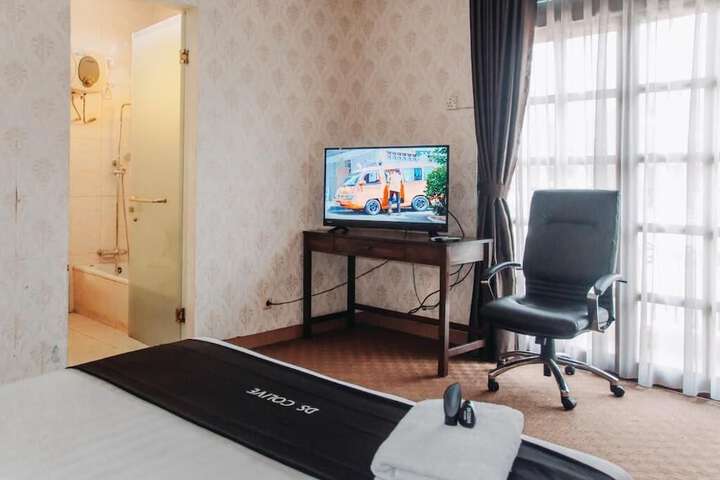Room 15 of 37