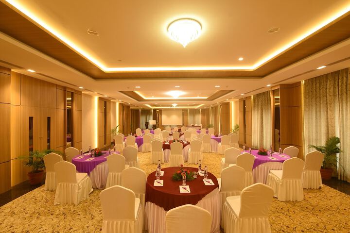 Ballroom/Hall 32 of 38