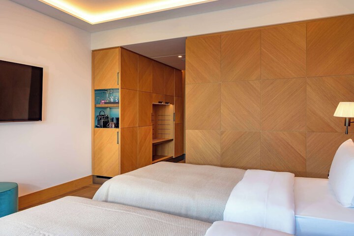 Room 12 of 42