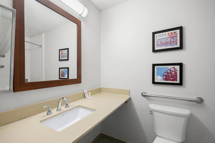 Room 40 of 80
