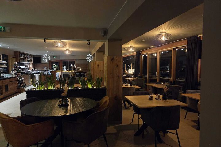 Dining 46 of 62