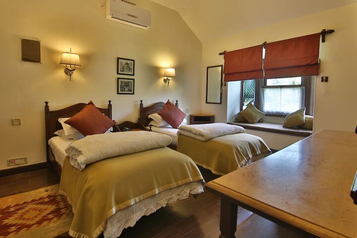 Room 8 of 50