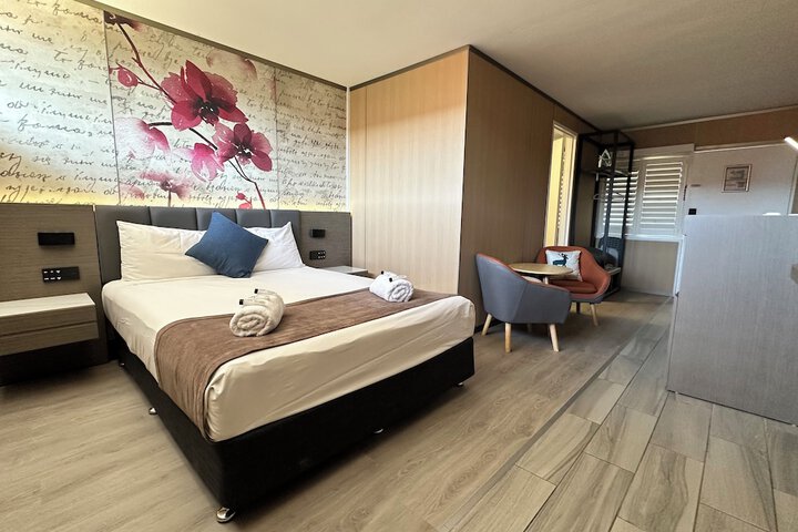 Room 8 of 50
