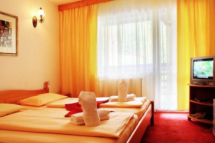 Room 4 of 44