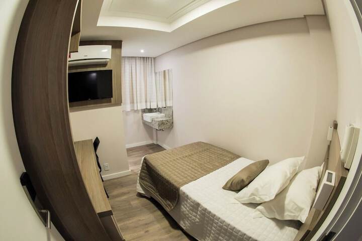 Room 12 of 34