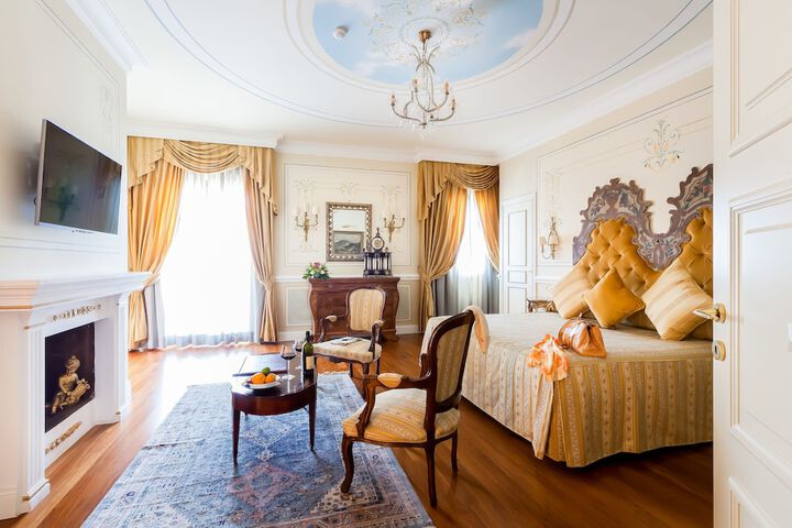 Room 7 of 179