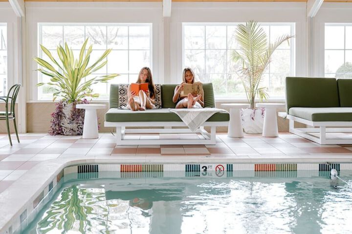 Pool 42 of 76