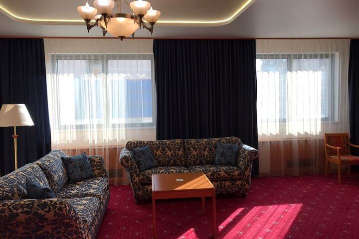Room 12 of 81