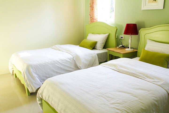 Room 5 of 48