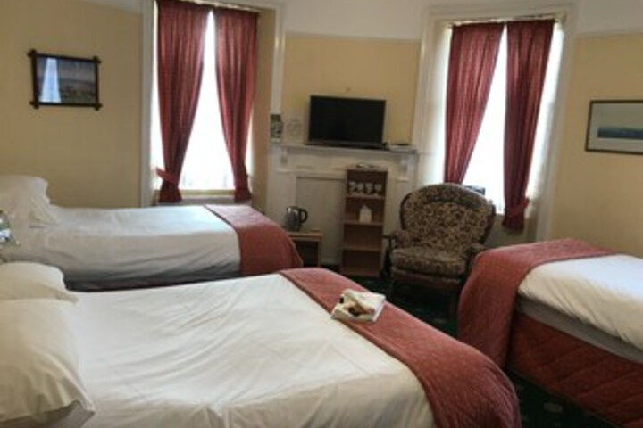 Room 4 of 16