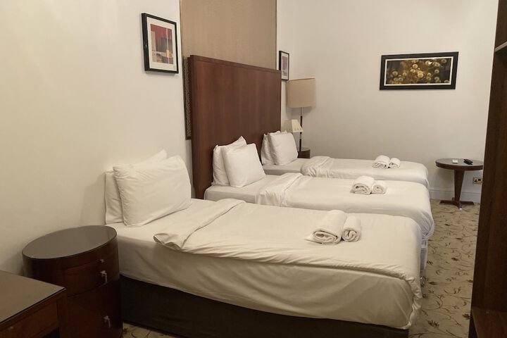 Room 11 of 19
