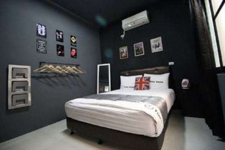 Room 25 of 44