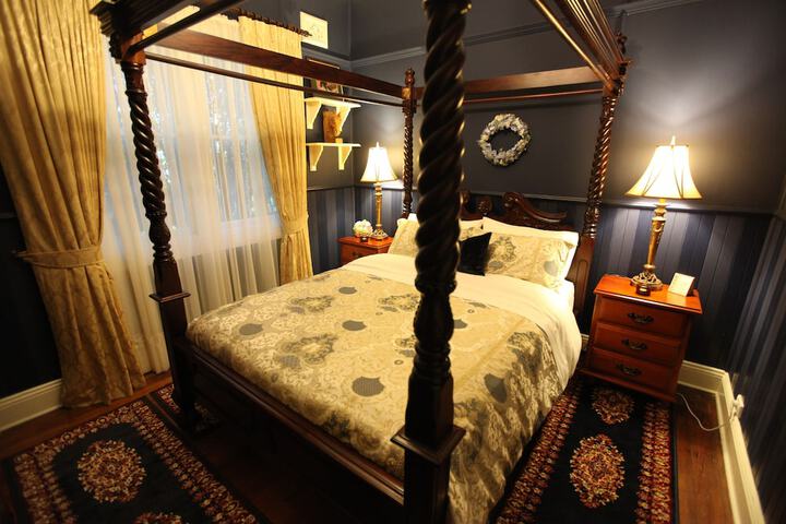 Room 38 of 108