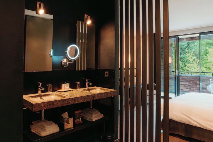Bathroom Interior Photo