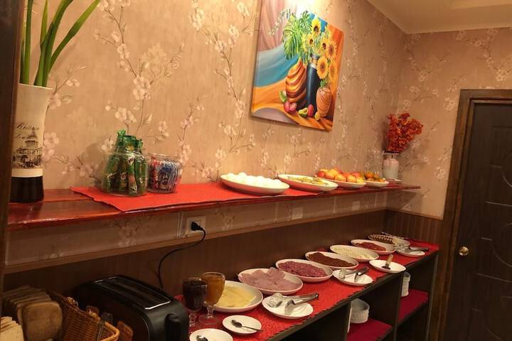 Room 9 of 11