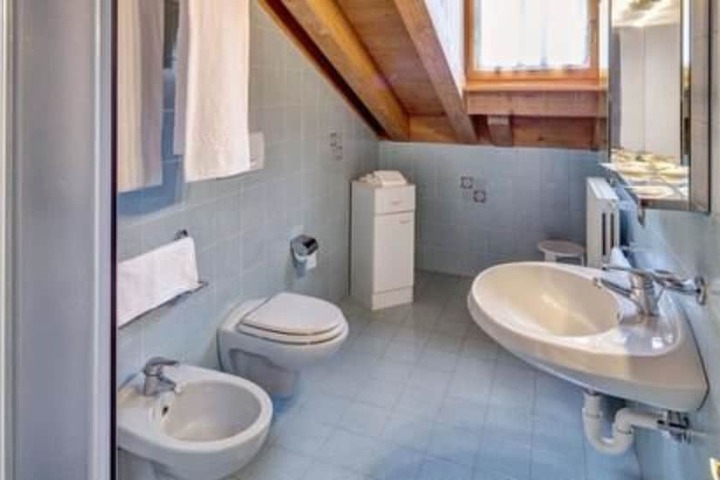Room 15 of 24