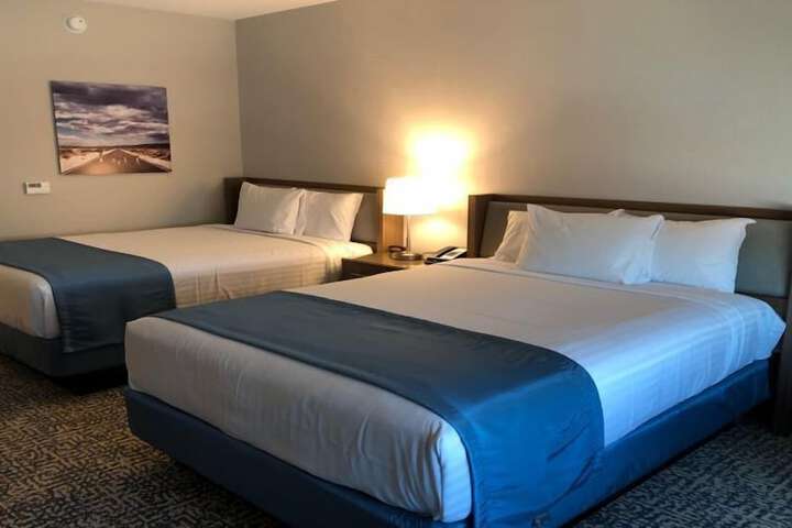 Standard 2 Queen Beds Mountain View (2 of 6)
