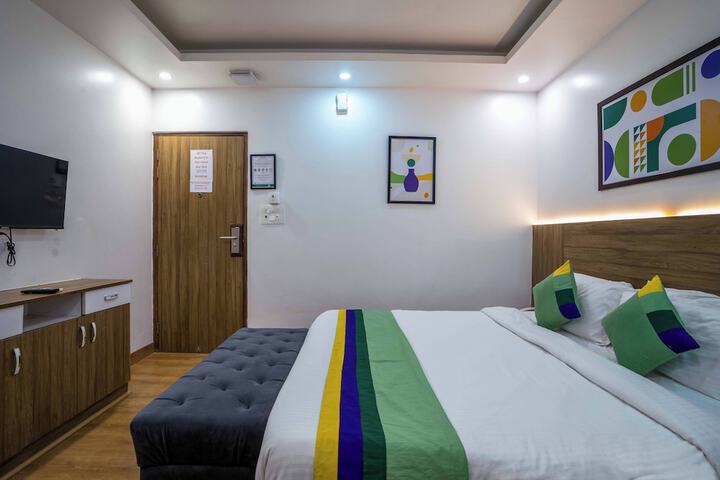 Room 3 of 6