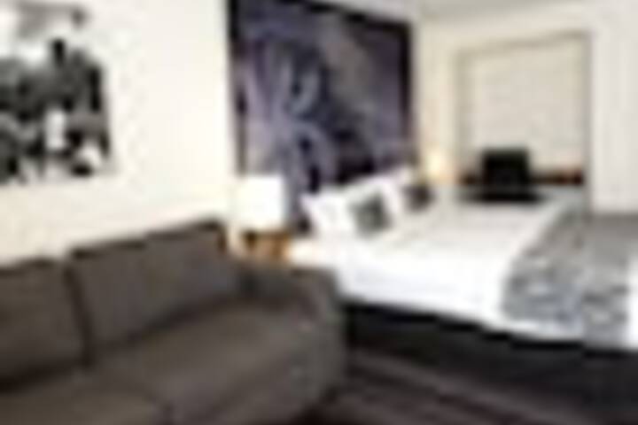 Room 53 of 237