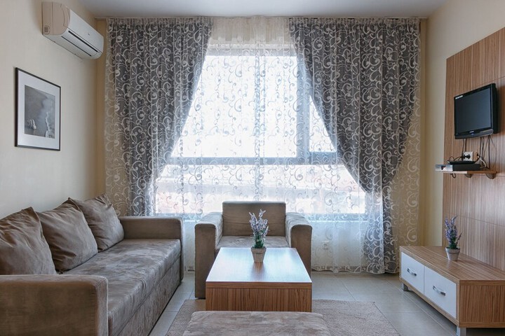 Room 7 of 27