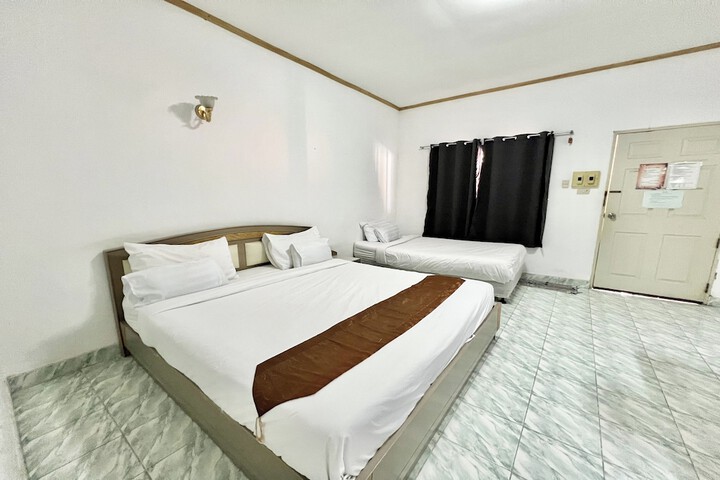 Room 12 of 78