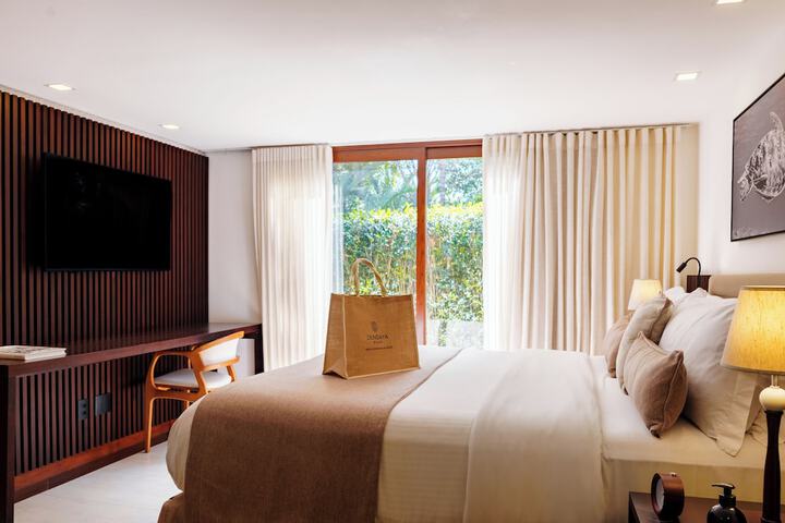 Room 42 of 193